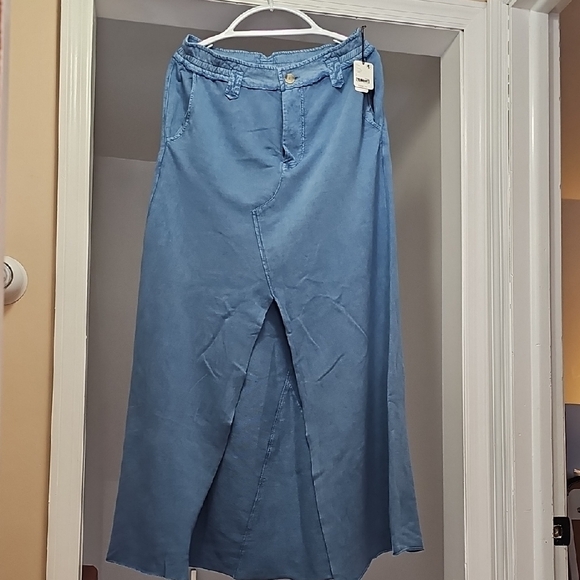Free People Dresses & Skirts - NWT Free People Maxi Blue Denim Skirt